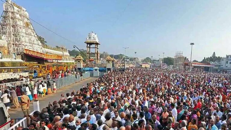 Tirumala: తిరుమలకు భక్తుల తాకిడి.. సప్తగిరులు కిటకిట..!