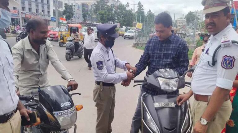Raksha Bandhan : ట్రాఫిక్‌ రూల్స్ పాటించని వారితో వినూత్న కార్యక్రమం..