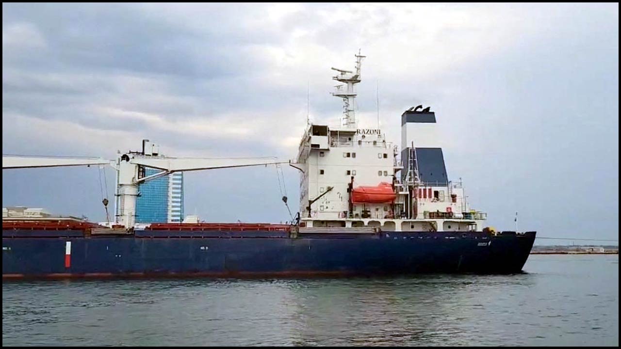 Ukraine Crisis: ఎట్టకేలకు కదిలిన ఆహార నౌక.. ఇదే మొదటిది!