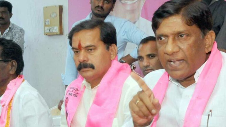 Boianapalli Vinod Kumar : విద్యుత్ ఉద్యోగుల మీద కత్తి వేలాడుతుంది