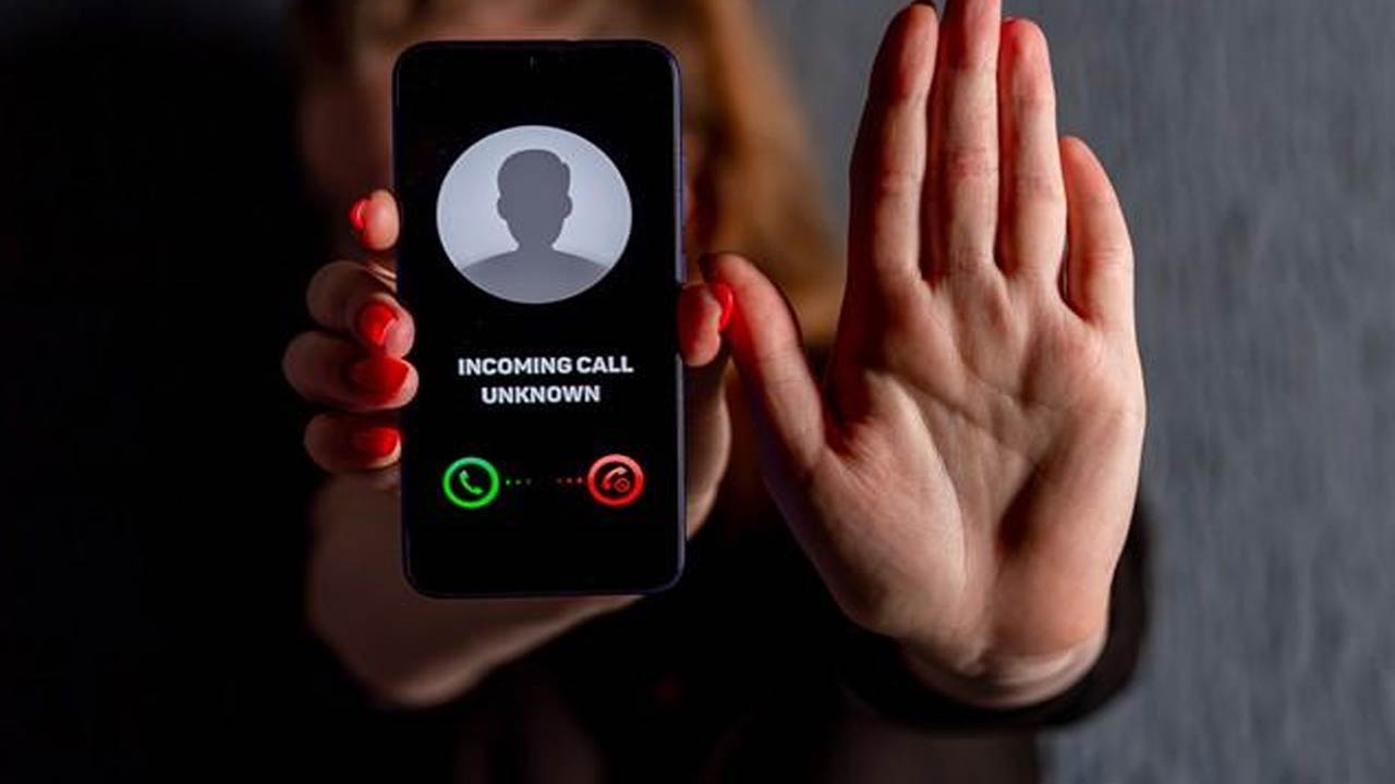 WhatsApp : వాట్సాప్‌ వీడియోకాల్స్‌తో జాగ్రత్త.. ట్రాప్‌లో పడకండి..