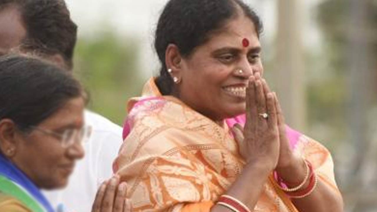 Breaking: వైఎస్‌ విజయమ్మకు తప్పిన ప్రమాదం