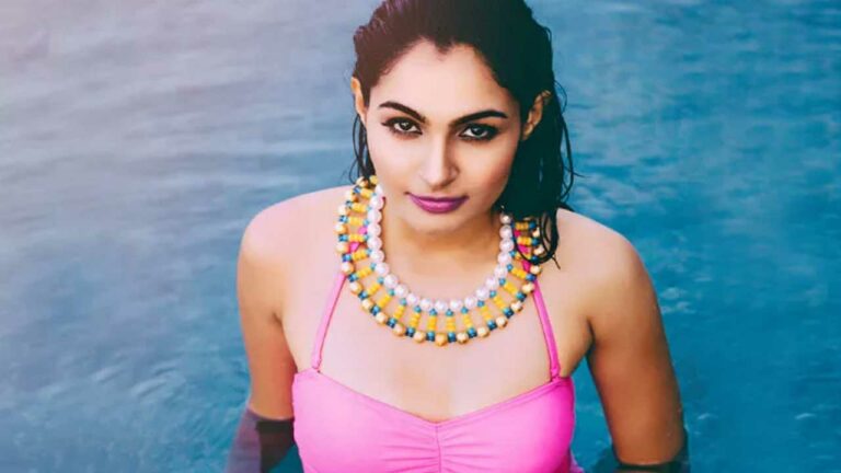 Andrea Jeremiah: నగ్నంగా నటించిన ‘పుష్ప’ సింగర్.. అన్ని కోట్లు తీసుకుందా..?