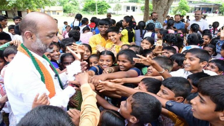 Bandi Sanjay: కుటుంబ పాలన అంతం.. బీజేపీ పంతం