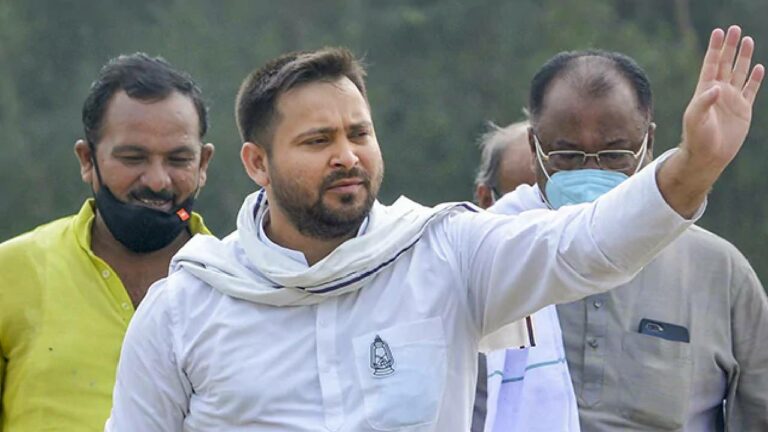 Bihar Deputy CM Tejashwi Yadav: కొత్త కార్లు కొనొద్దు, పెద్దవాళ్లను గౌరవించాలి.. మంత్రులకు తేజస్వీ సూచన