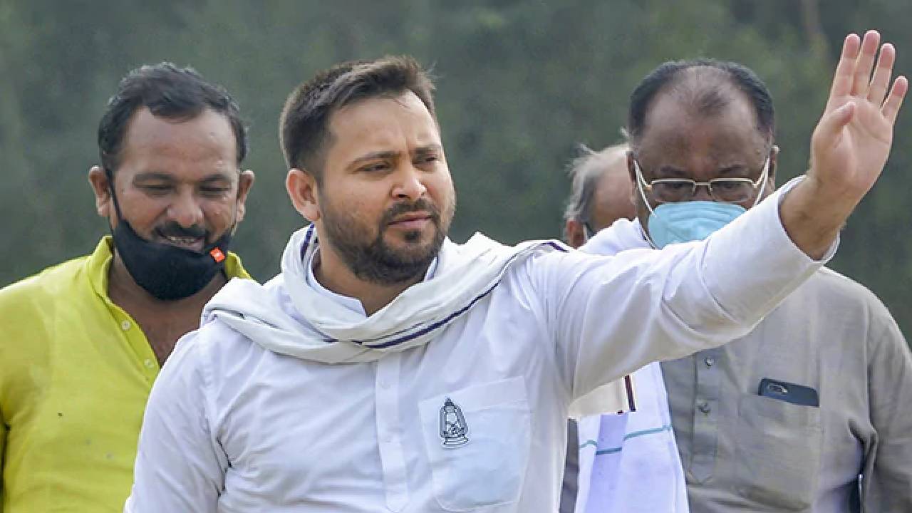 Bihar Deputy CM Tejashwi Yadav: కొత్త కార్లు కొనొద్దు, పెద్దవాళ్లను గౌరవించాలి.. మంత్రులకు తేజస్వీ సూచన
