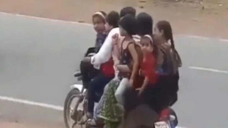 Viral Video: ఇది బైక్ కాదు.. మినీ వ్యాన్.. ఒకే బైకుపై ఏడుగురు ప్రయాణం