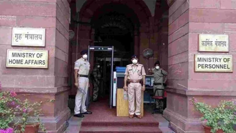 Delhi Excise Policy: ఢిల్లీ మాజీ ఎక్సైజ్ కమిషనర్‌ను సస్పెండ్ చేసిన కేంద్రం