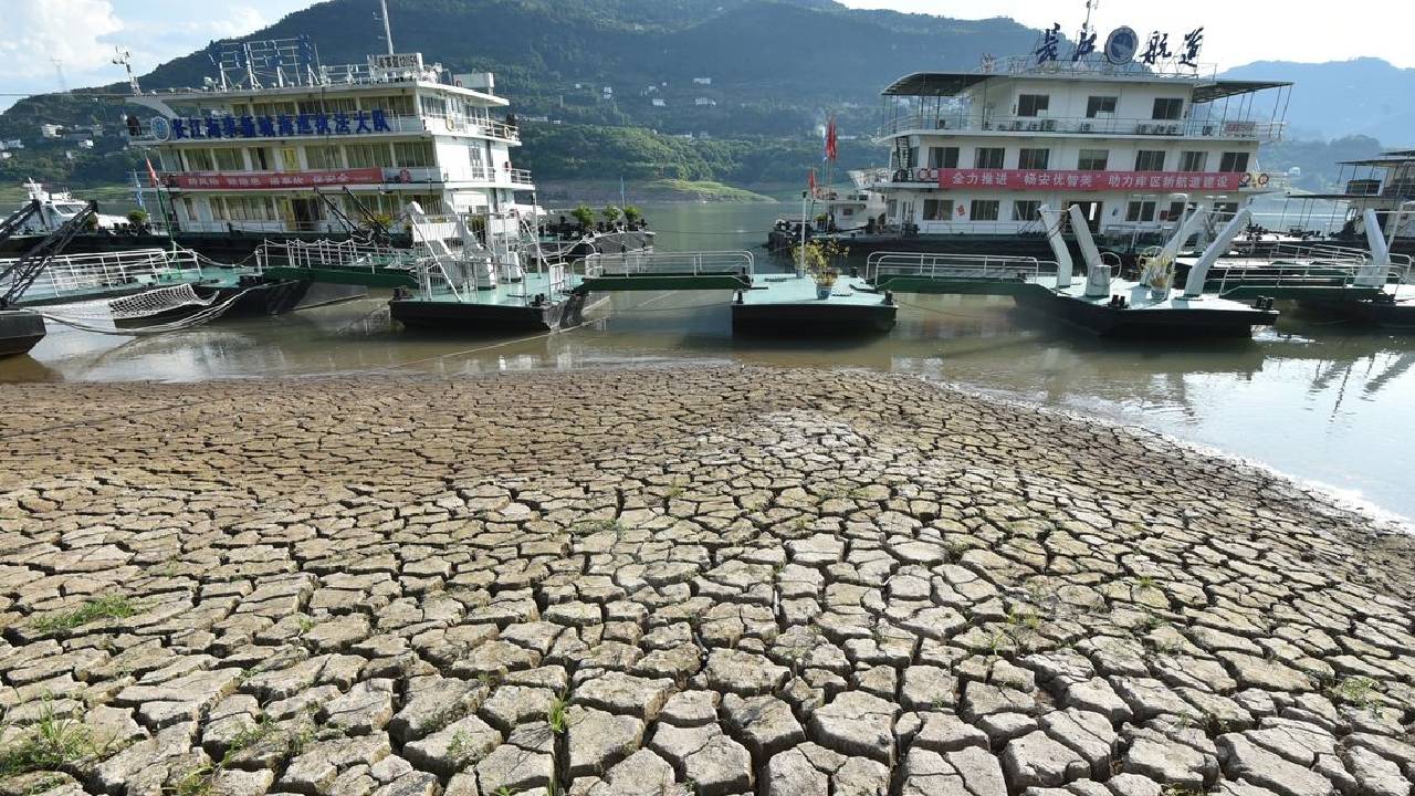 China: చైనాలో కరెంట్ కు కటకట.. కారణం ఇదే..