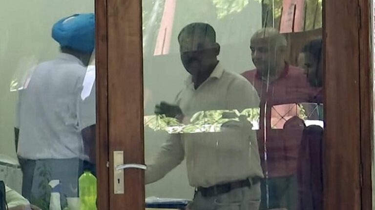 CBI Raids: సీబీఐ దాడుల ఎఫెక్ట్‌.. 12 మంది ఐఏఎస్ అధికారుల బదిలీ