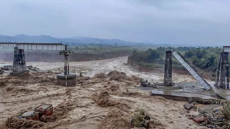Himachal Pradesh Flash Floods: మెరుపు వరదలు.. ఇప్పటి వరకు 19 మంది మృతి