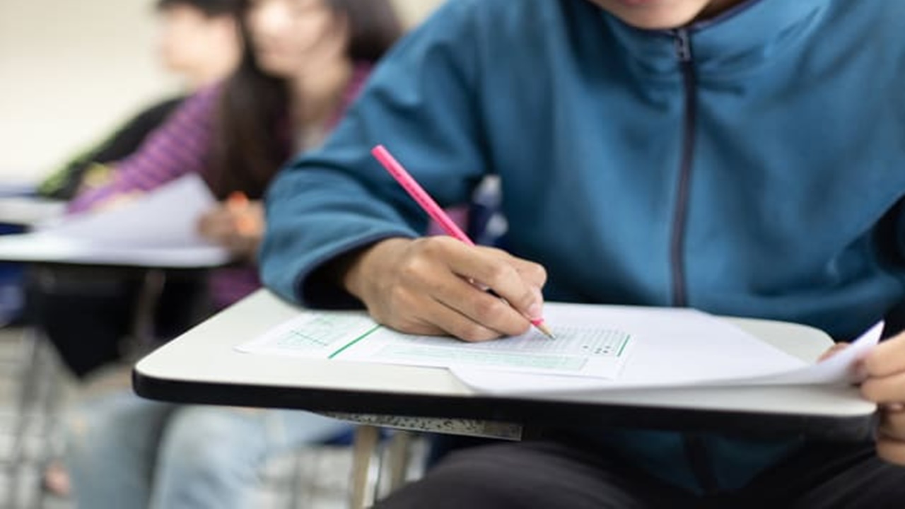 Internet Bandh: పరీక్షా సమయంలో ఇంటర్నెట్ బంద్.. ఆ రాష్ట్రం సంచలన నిర్ణయం