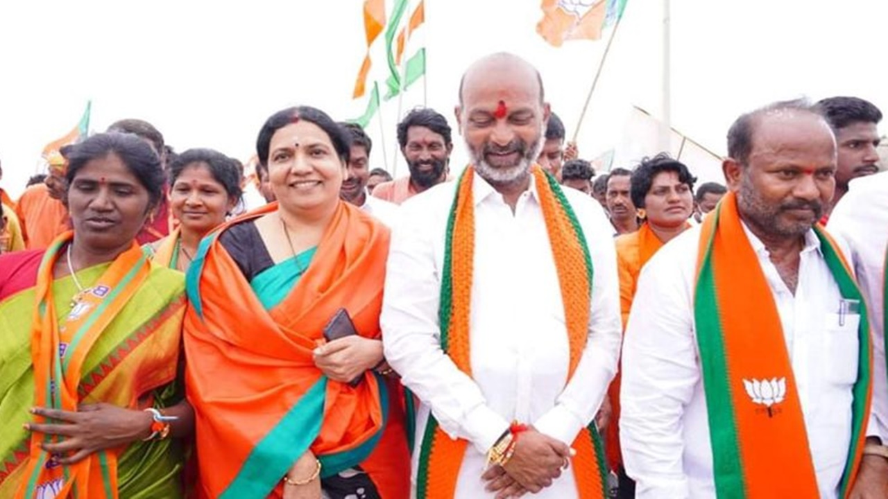 Jeevitha Rajashekar: పార్టీ ఆదేశిస్తే ఎక్కడి నుంచి అయినా పోటీ చేస్తా..