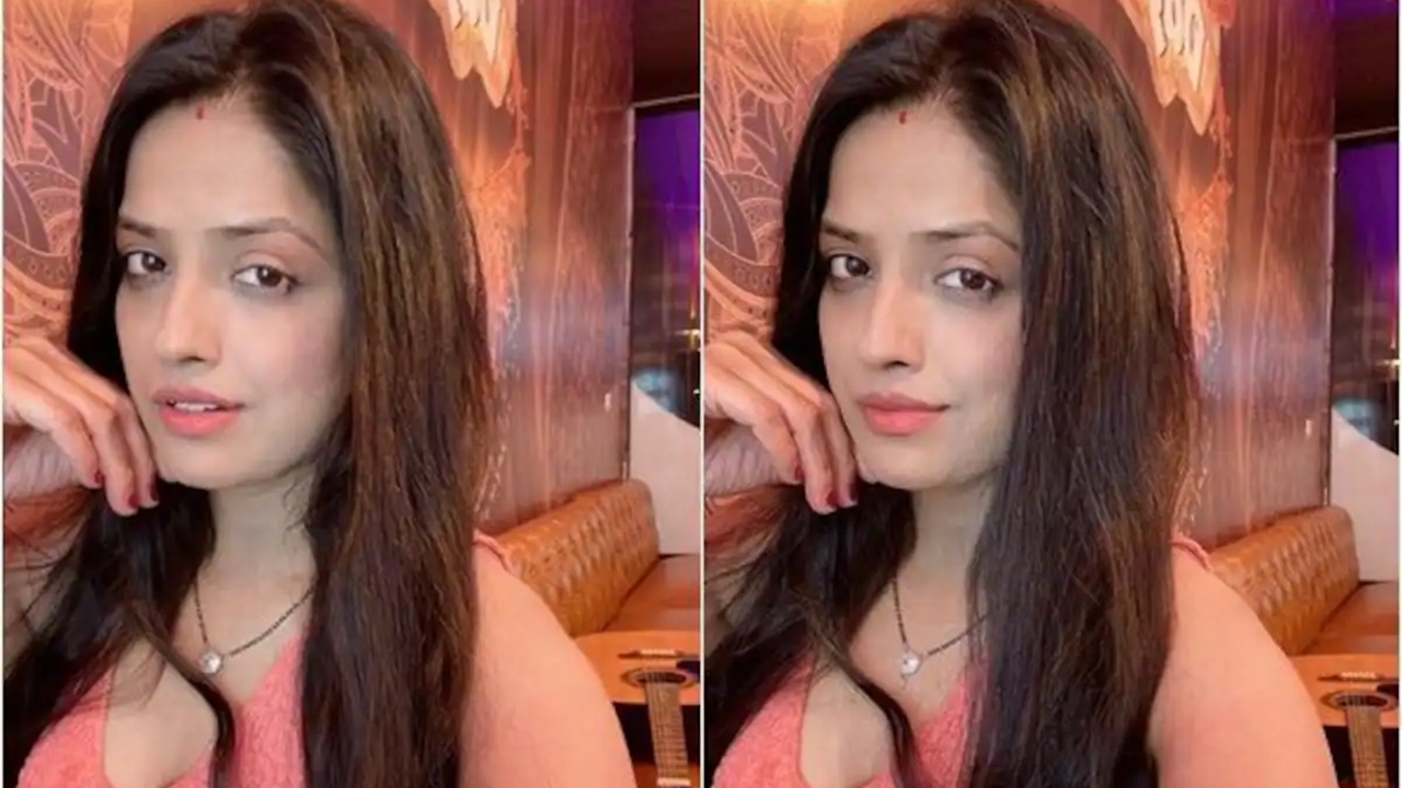 Kanishka Soni: శృంగారానికి మగాడు అక్కర్లేదట.. తనను తానే పెళ్లి చేసుకున్న బాలీవుడ్ నటి..!!