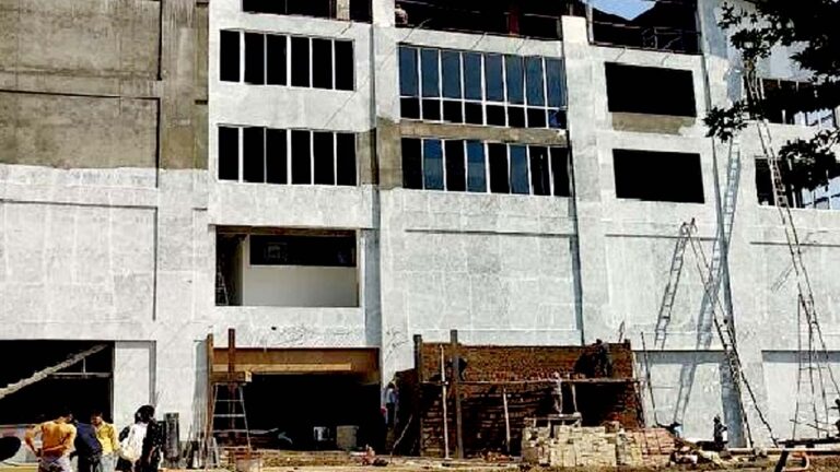 Kashmir: 30 ఏళ్ల తర్వాత కశ్మీర్ లో ప్రారంభంకానున్న సినిమా థియేటర్లు