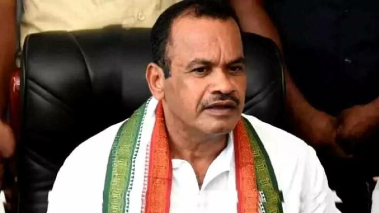 Komatireddy Venkat Reddy: రేవంత్ రెడ్డిపై కోమటిరెడ్డి వెంకట్ రెడ్డి ఫైర్.. క్షమాపణలు చెప్పాలని డిమాండ్