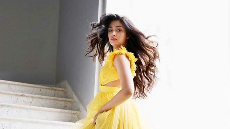 Krithi Shetty: బేబమ్మ చేసింది చాలు.. పోయి ఆ పని చేసుకో