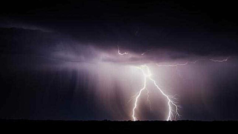 Lightning Strike: మధ్యప్రదేశ్, ఉత్తర్ ప్రదేశ్ రాష్ట్రాల్లో పిడుగులు.. 10 మందికి పైగా మృతి