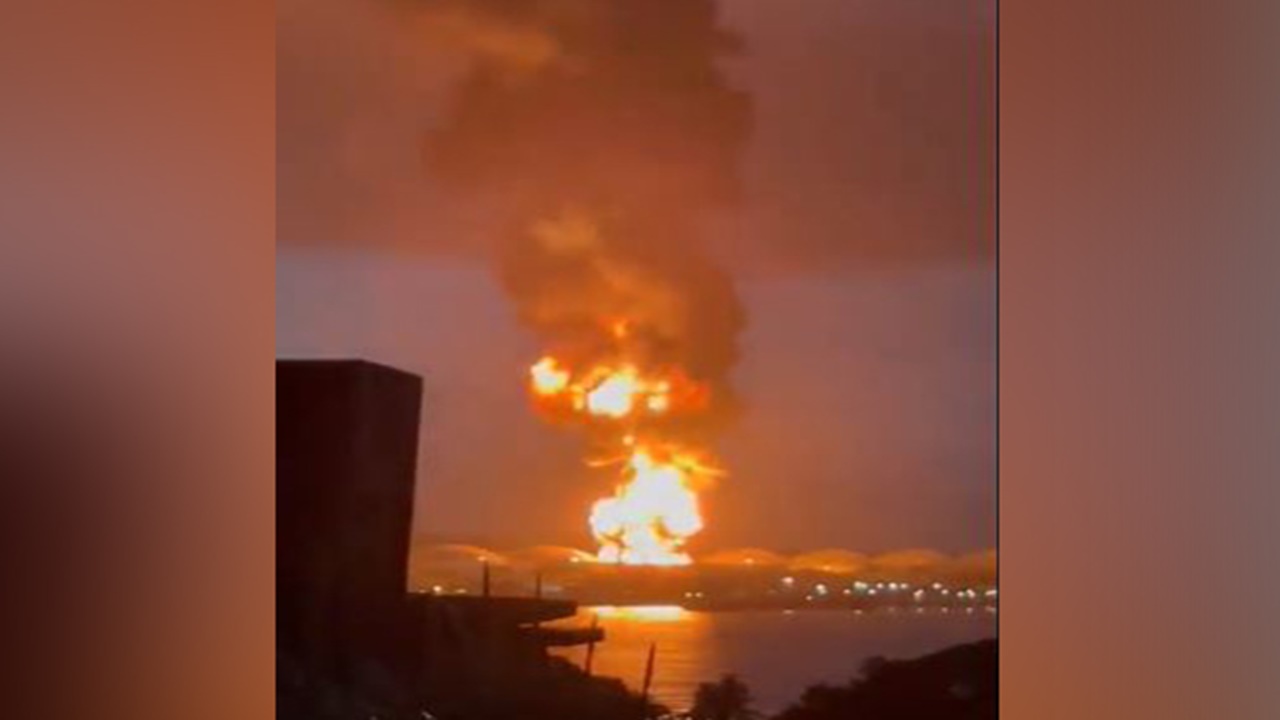 Lightning Strike: చమురు నిల్వ కేంద్రంలో పిడుగు.. 80 మందికి గాయాలు, 17మంది మిస్సింగ్