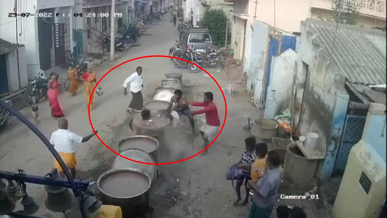 Tamilnadu: మద్యం మత్తులో ఉడుకుతున్న సాంబారులో పడిన వ్యక్తి.. వీడియో వైరల్