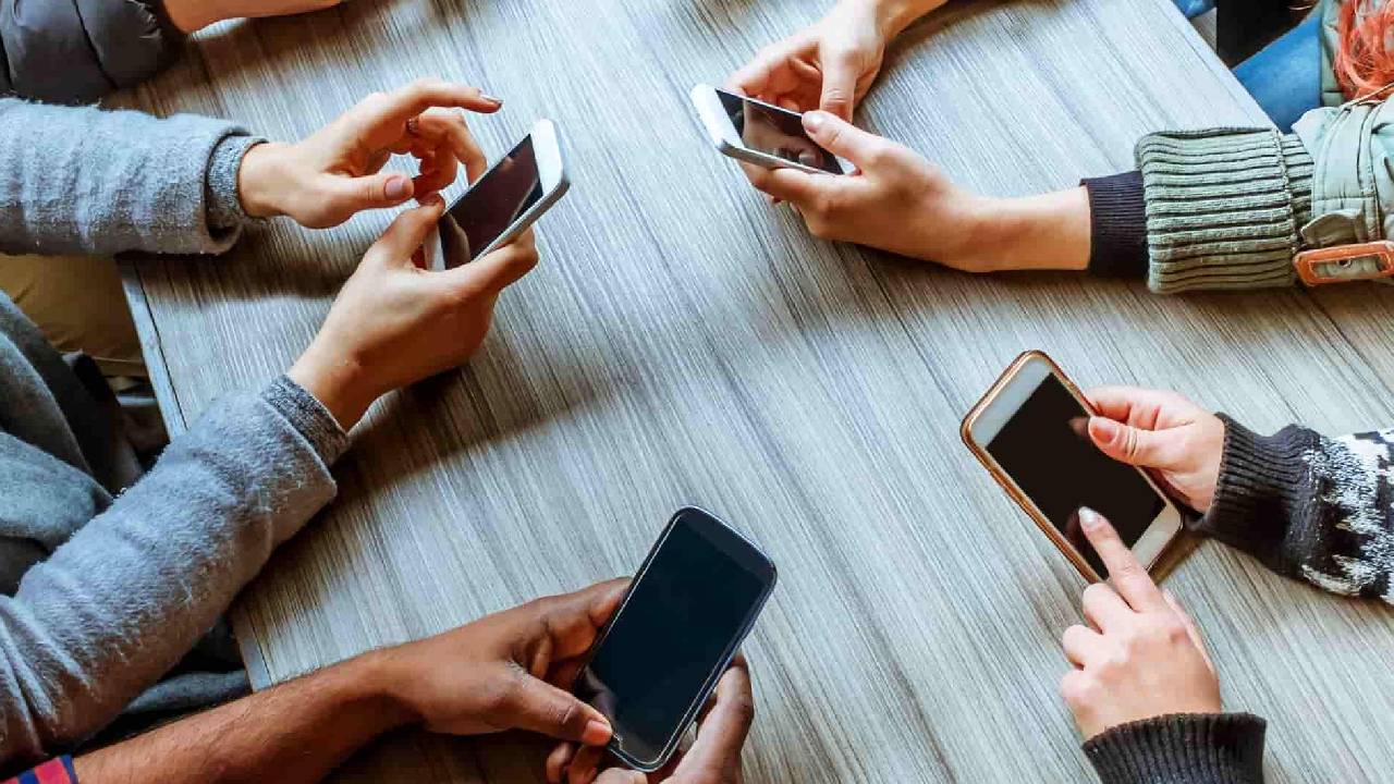 Mobile Usage: ఇండియాలో సగటున పెరిగిన మొబైల్ వినియోగం.. ఎక్కువమంది చూసేవి ఏంటంటే?