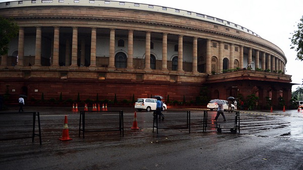 Parliament Monsoon Session: పార్లమెంట్ సమావేశాలు నిరవధిక వాయిదా.. వెంకయ్యకు ఘన వీడ్కోలు