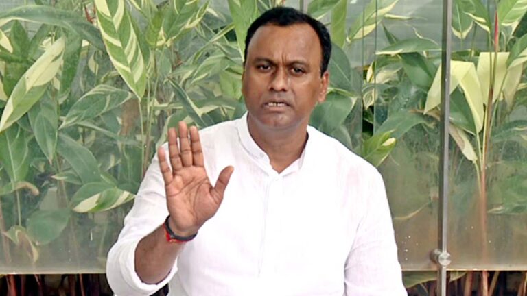 RajaGopal Reddy: నిధులు ఇవ్వని సీఎం, మునుగోడుకు ఎలా వస్తారు..