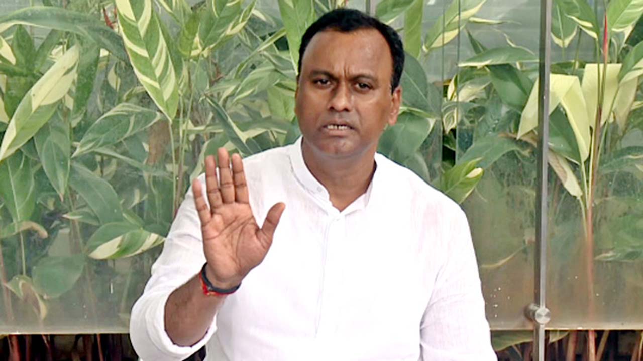 RajaGopal Reddy: నిధులు ఇవ్వని సీఎం, మునుగోడుకు ఎలా వస్తారు..