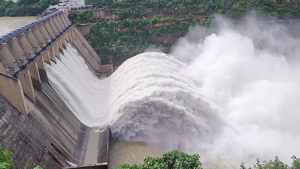 Srisailam Dam: నిండుకుండలా శ్రీశైలం జలాశయం