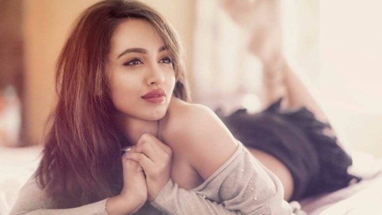 Tejaswi Madivada: సమంత చెల్లెలిని నడిరోడ్డుపై అలా చేశారట..
