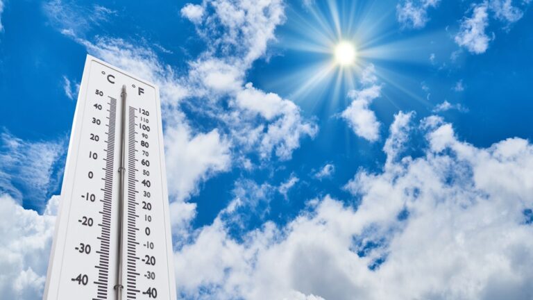 Andhra Pradesh: ఏపీలో వేసవిని తలపిస్తున్న ఎండలు.. ఉక్కపోతతో అల్లాడుతున్న ప్రజలు