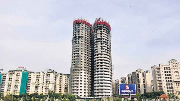Noida Twin Towers: ‘అమాంతం నీరు కిందికి దుమికినట్లు భవనాలు కుప్పకూలుతాయి’