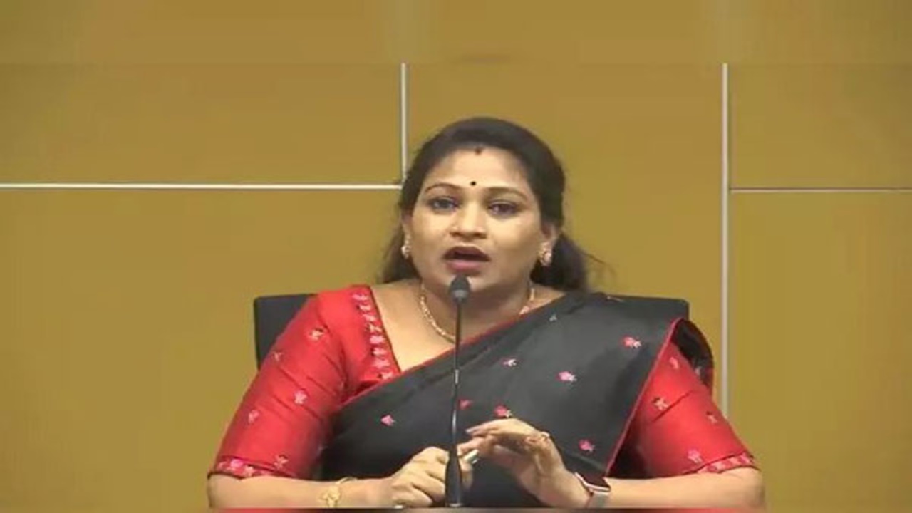 Vangalapudi Anitha: జాతీయ మహిళా కమిషన్‌కు లేఖ.. ఎంపీ మాధవ్ న్యూడ్ వీడియోపై విచారణ జరపాలి