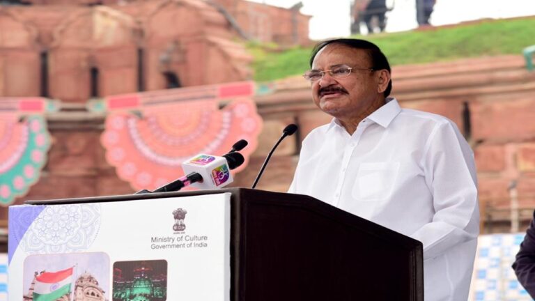 Venkaiah Naidu: మువ్వన్నెల స్ఫూర్తిని క్షేత్రస్థాయికి చేర్చండి.. ఎంపీలు, మంత్రులకు ఉపరాష్ట్రపతి సూచన