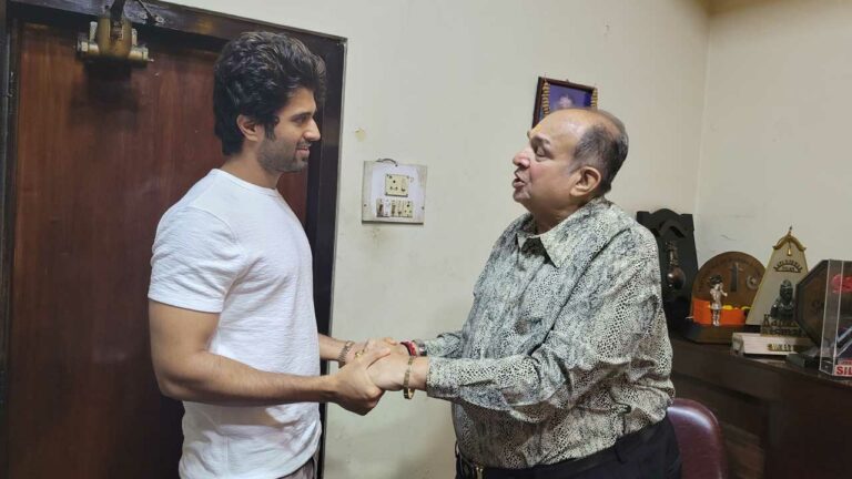 Vijay Devarakonda: నిన్న ఒళ్లంతా పొగరు అన్నాడు.. నేడు సారీ చెప్పాడు