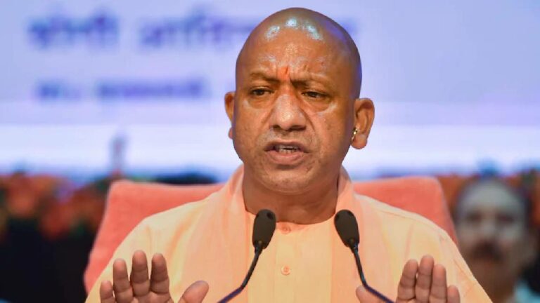 Yogi Adityanath: నల్ల చొక్కాలతో కాంగ్రెస్ నిరసన తెలపడం “రామ భక్తుల్ని” అవమానపరచడమే