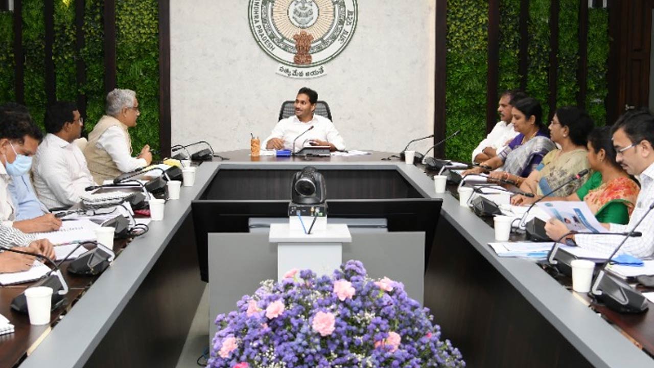 YS Jagan Mohan Reddy: గుడ్‌న్యూస్‌ చెప్పిన సీఎం జగన్‌.. వెంటనే ఆ పోస్టులు భర్తీ చేయాలని ఆదేశాలు