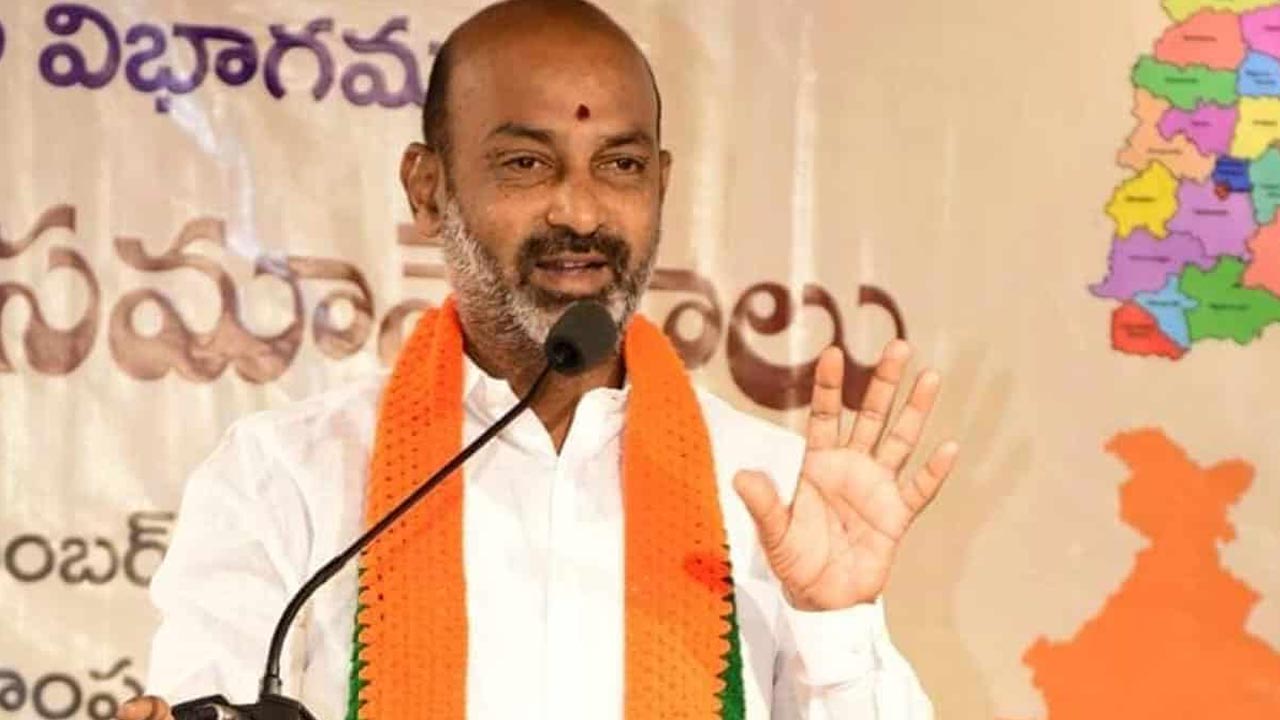 Bandi Sanjay : ఆర్ఎంపీ వ్యవస్థను ధ్వంసం చేయాలనుకోవడం దుర్మార్గం