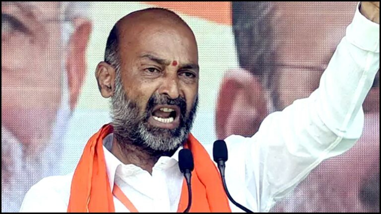 Bandi Sanjay: ఏ అవినీతి స్కామ్ జరిగినా.. అందులో కేసీఆర్ కుటుంబం పాత్ర ఉంటుంది