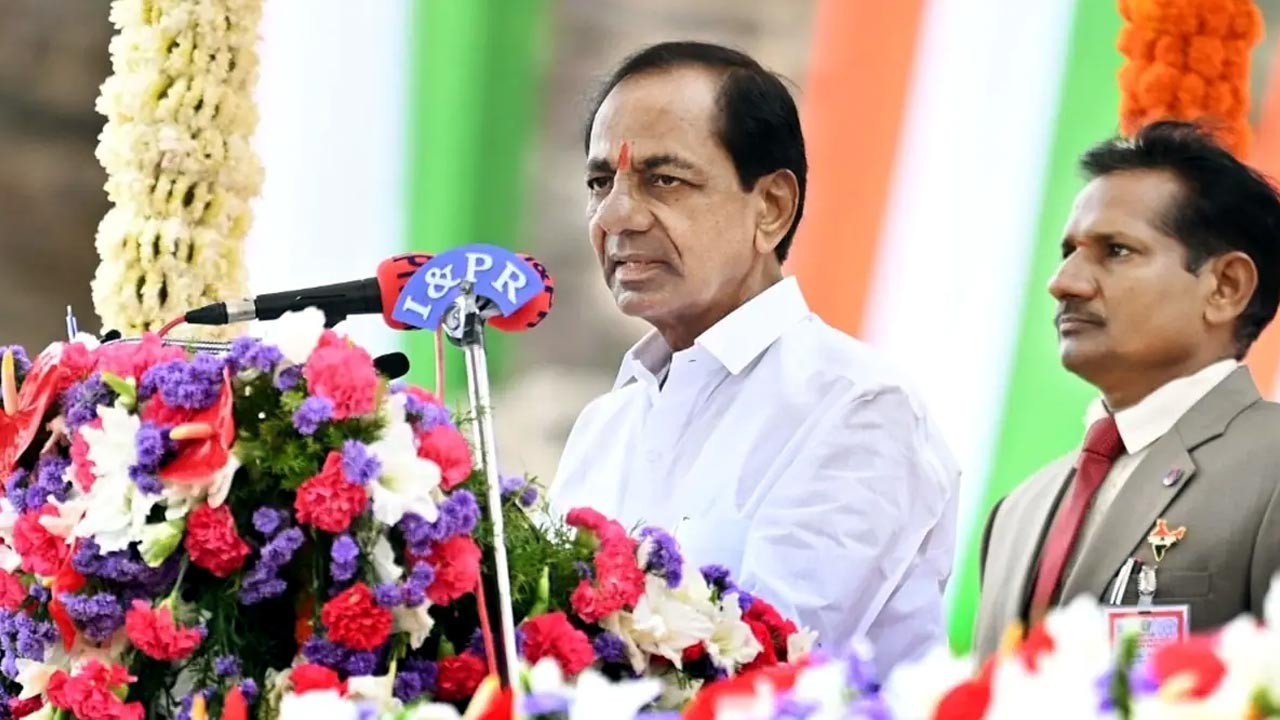 CM KCR : మోడీ మా జీవోను గౌరవిస్తావా.. దాన్నే ఊరితాడు చేసుకుంటావా..?
