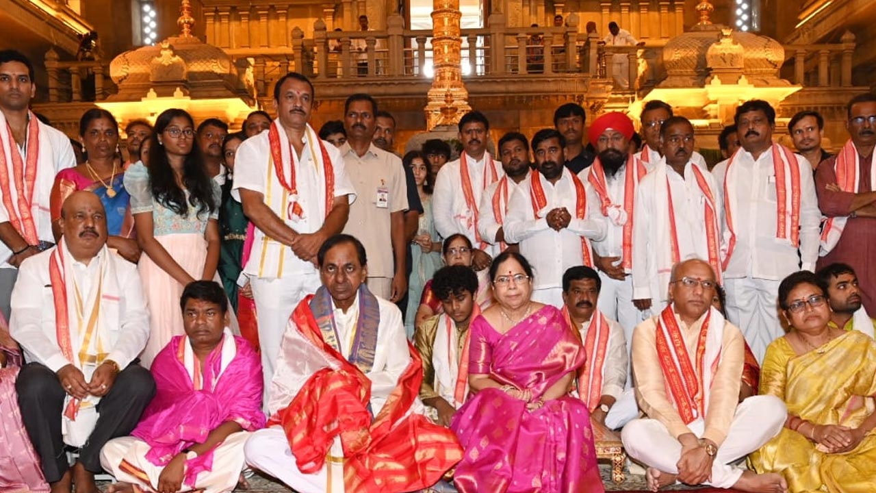 CM KCR : యాదాద్రి అభివృద్ధి కోసం రూ.43 కోట్ల నిధులు