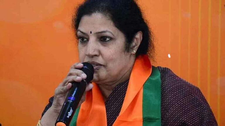 Daggubati Purandeswari : అవినీతితో నిండిన పాలనను ప్రశ్నించడమే ప్రజాపోరు