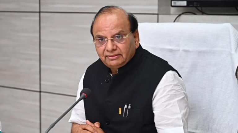 Delhi Lieutenant Governor: ఆప్ నేతలకు ఢిల్లీ ఎల్జీ లీగల్ నోటీసులు.. ఎందుకో తెలుసా?