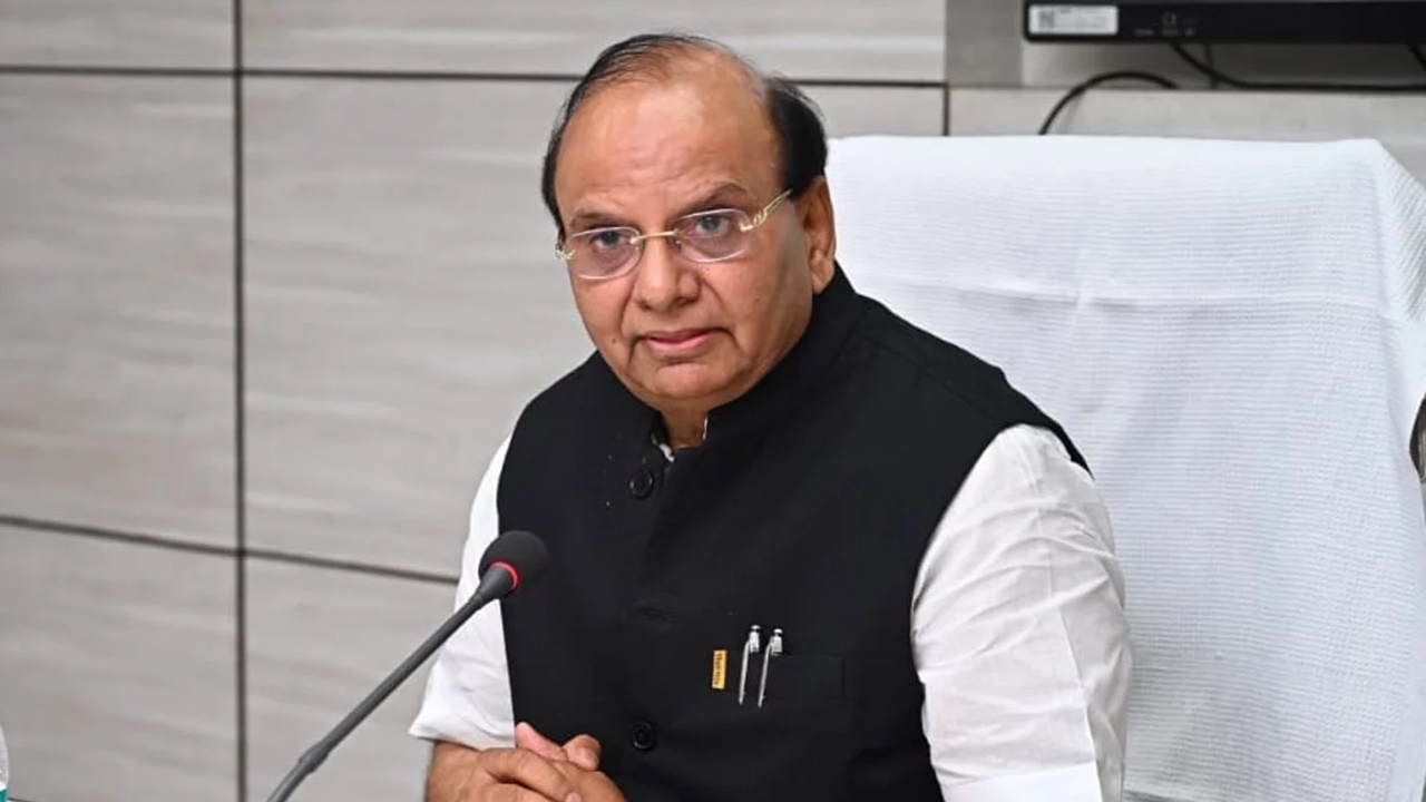 Delhi Lieutenant Governor: ఆప్ నేతలకు ఢిల్లీ ఎల్జీ లీగల్ నోటీసులు.. ఎందుకో తెలుసా?