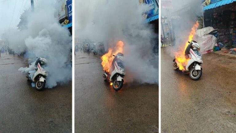 Electric Bike Catches Fire: ఆగని ఎలక్ట్రిక్‌ బైక్‌ల ప్రమాదాలు.. సామర్లకోటలో బ్యాటరీ బైక్ దగ్ధం..