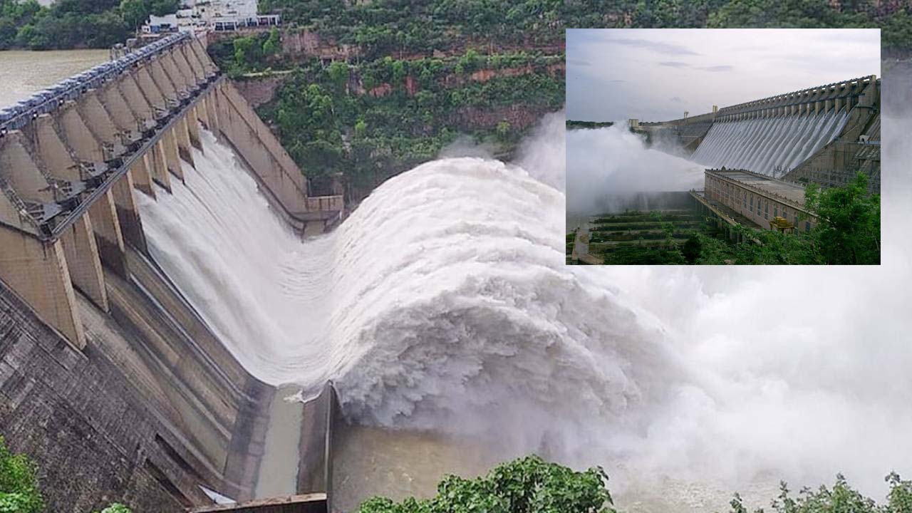 Flood of Godavari and Krishnamma: గోదావరి, కృష్ణమ్మకు కొనసాగుతున్న వరద.. గేట్లు ఎత్తి నీటిని దిగువకు విడుదల