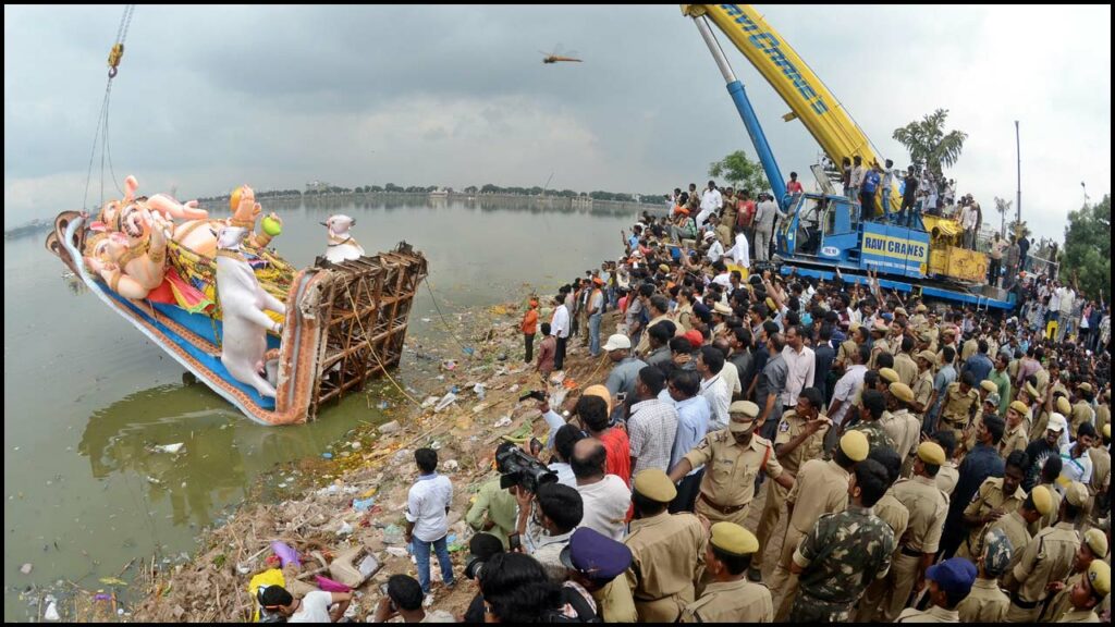 Ganesh Immersion Hussain Sa