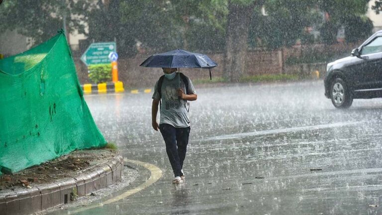 Heavy Rains Hyderabad: నగరాన్ని ముంచెత్తిన వాన.. నేడు,రేపు భారీ వర్షాలు