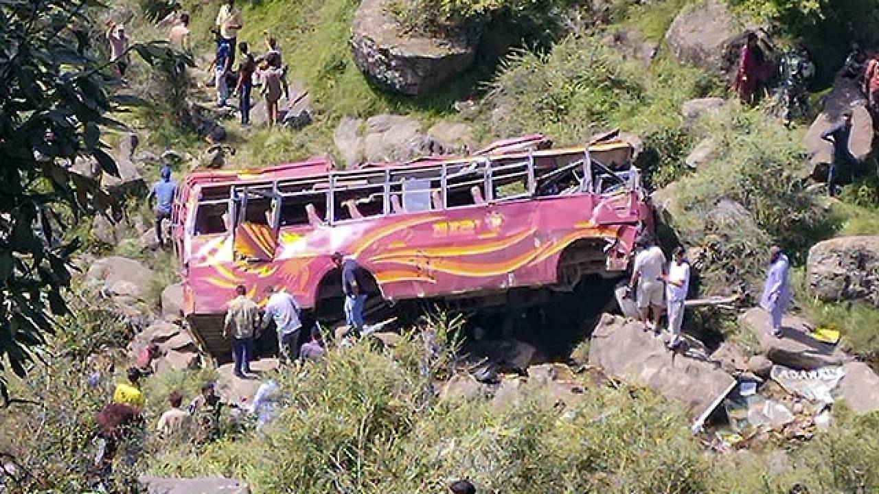 Jammu Kashmir: కాశ్మీర్‌లో  ఘోర రోడ్డు ప్రమాదం… ఆరుగురి దుర్మరణం