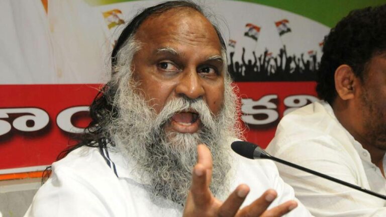 Jagga Reddy : సమాధానాలు చెప్పలేకే రాహుల్‌ టీ షర్ట్‌పై చర్చ..!